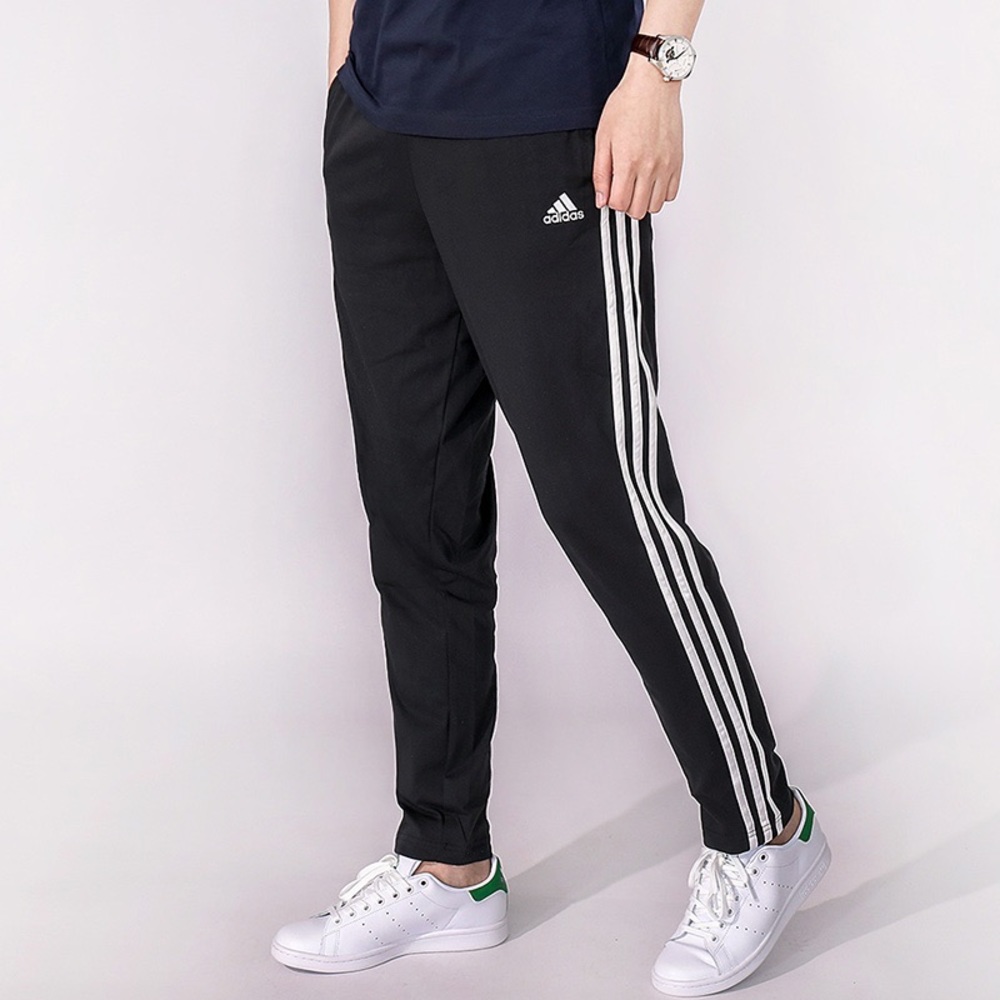 Men’s Adidas track pant with 3 stripes in Large